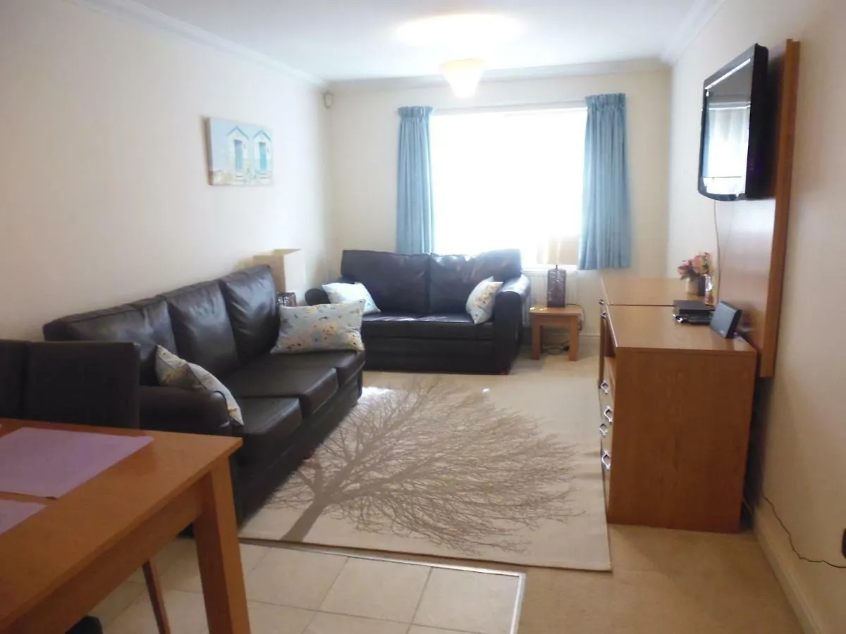 아파트 Walking Distance To Beach , Close To Town Center 본머스