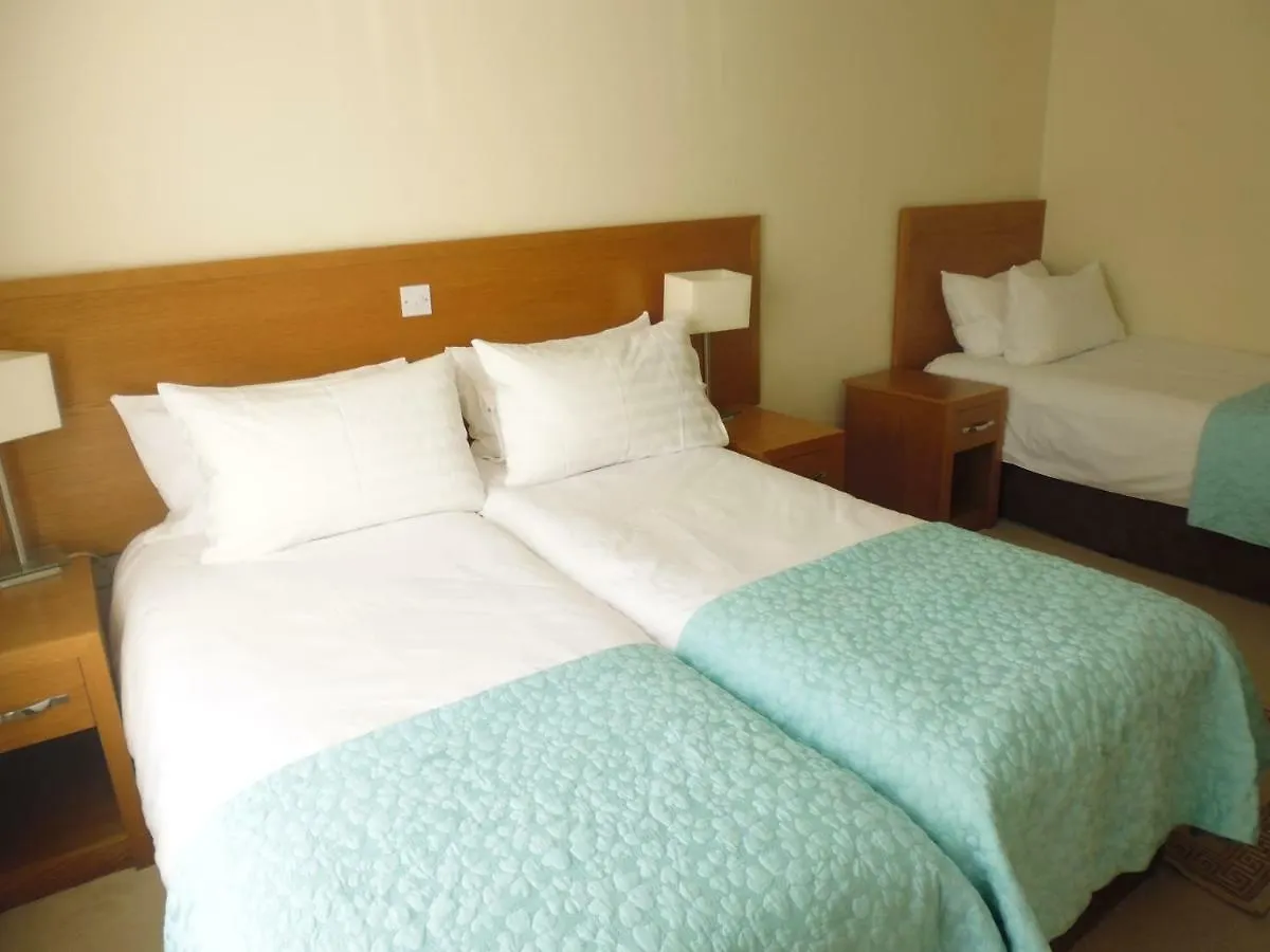 Walking Distance To Beach , Close To Town Center Bournemouth Apartment