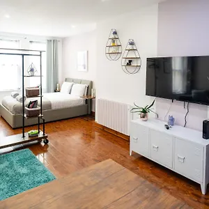 Reef7 - Modern Flat, 5 Mins From Beach, Centre And International Centre Apartment